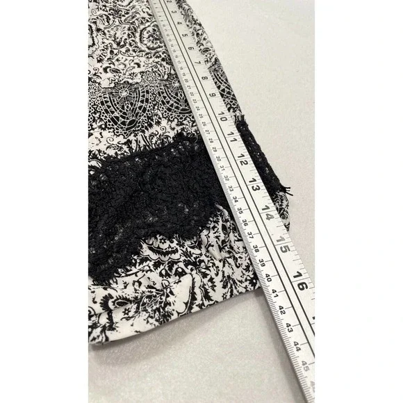 Pinkyotto Size S Black White Floral Damask Shift Dress Lace Trim Kimono Sleeve - Picture 8 of 8